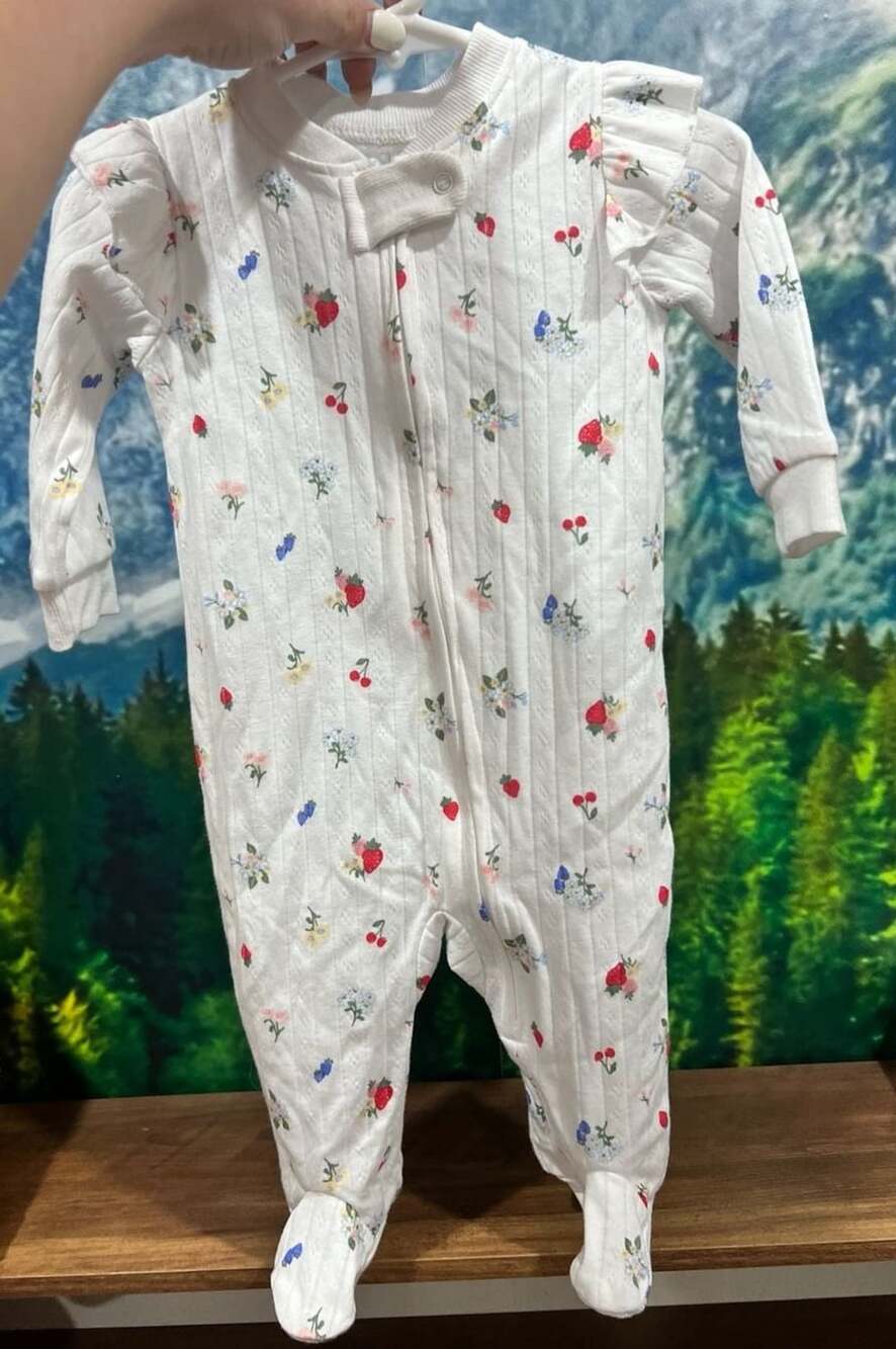 Apple + Ivy White Floral Strawberry Print Footed Sleeper 6-9M